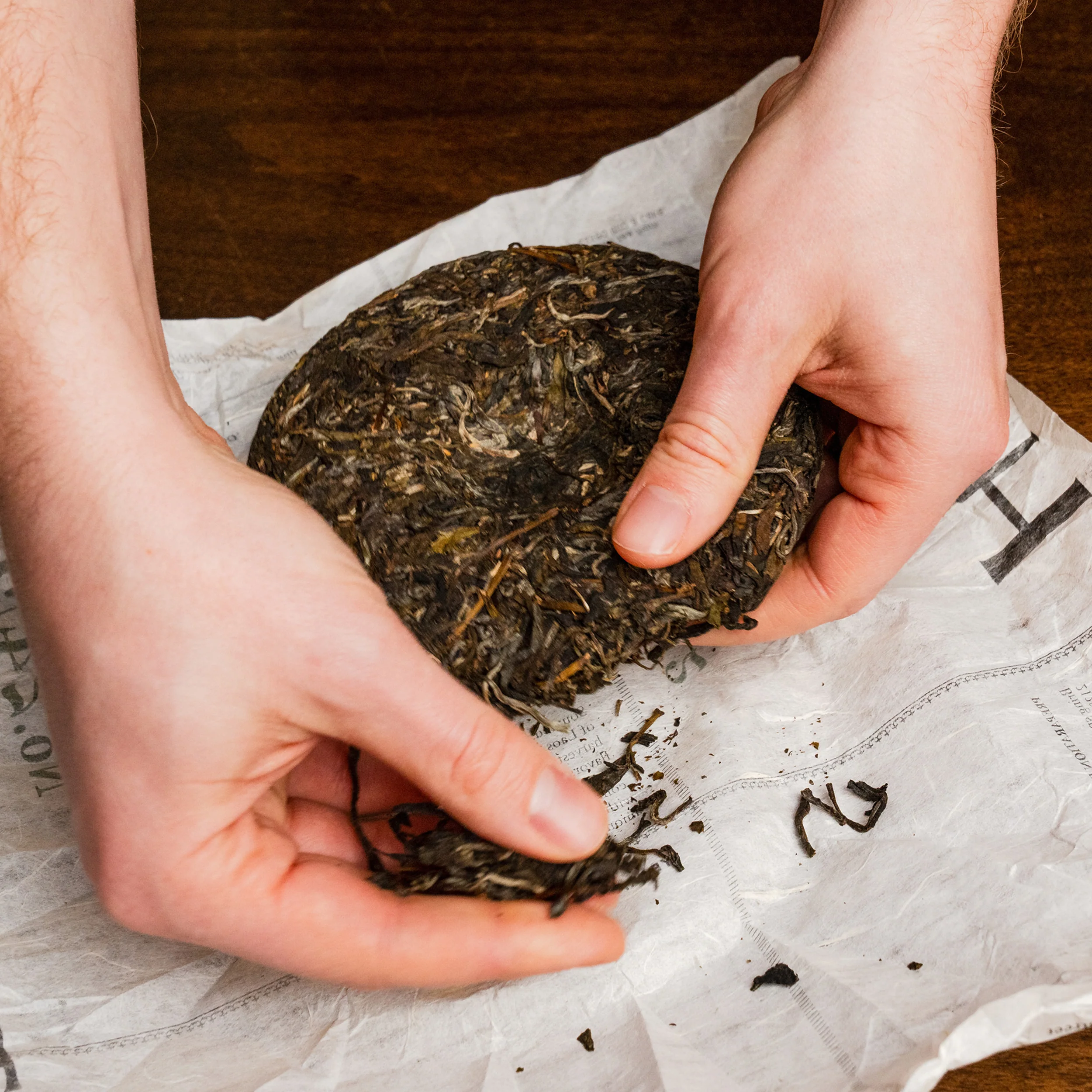 Ai Lao Sheng (Raw) Pu-erh Cake - Image 4