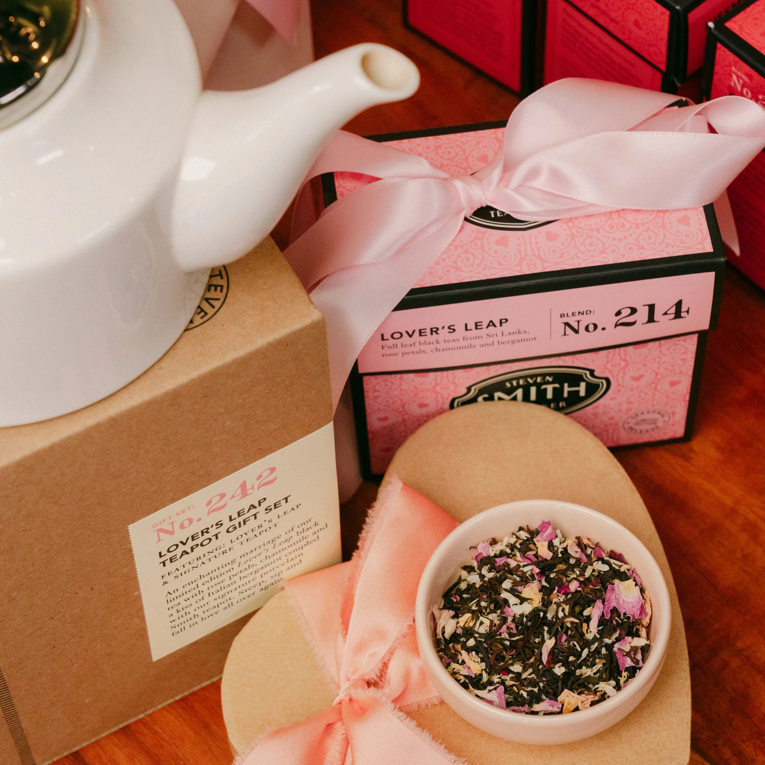 Lover's Leap Teapot Gift Set - Image 5
